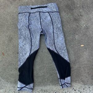 Lululemon leggings size 6